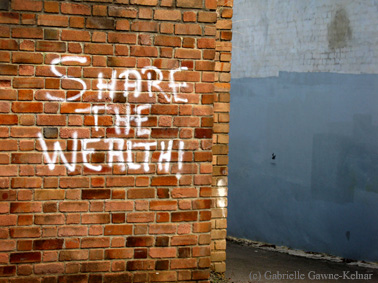 graffiti wealth gap
